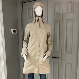 Lululemon Athletica, Water Resistant Rain Jacket